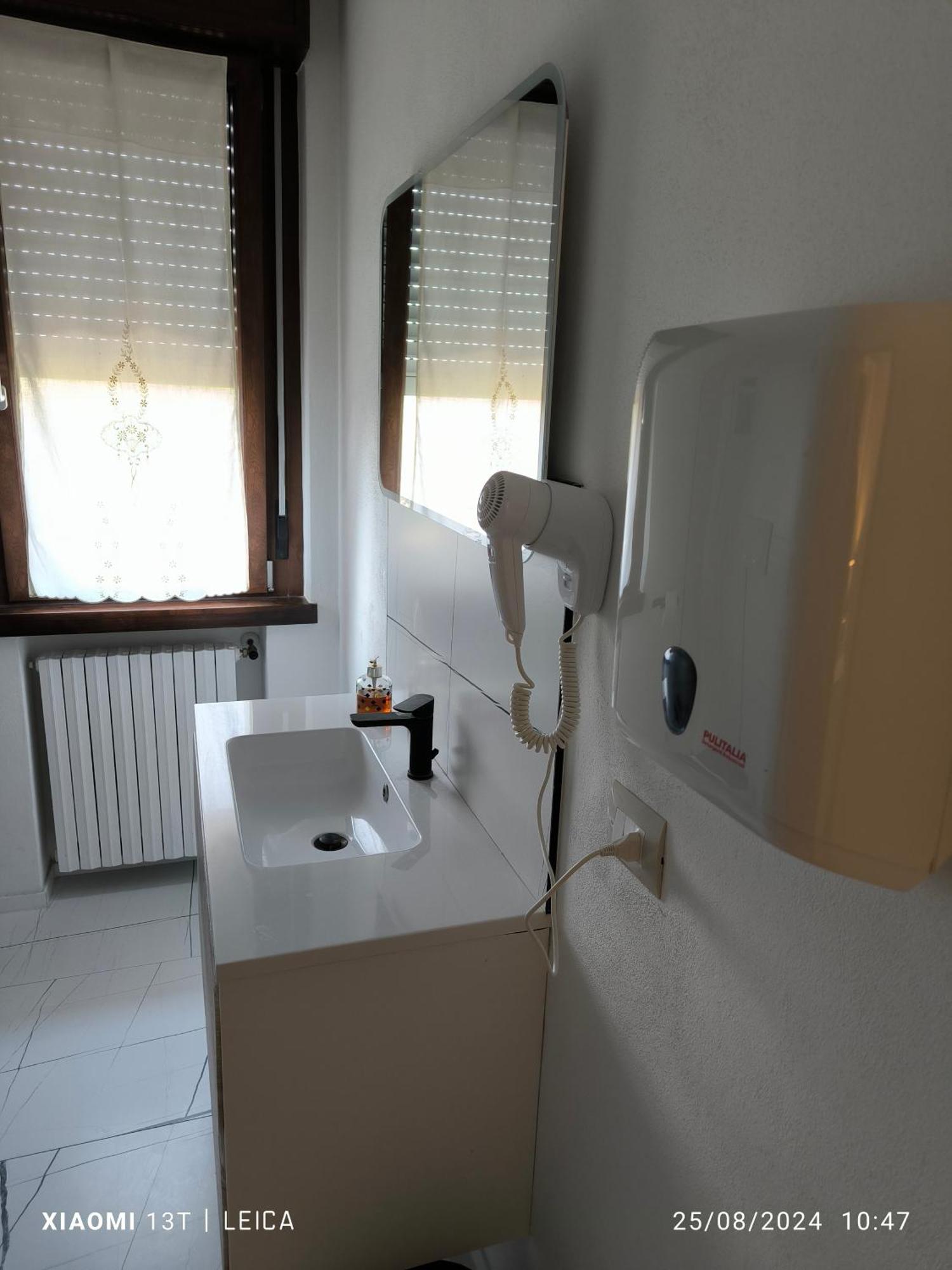 Le Piante Di Casa Samar Bed & Breakfast Castelguelfo Екстериор снимка