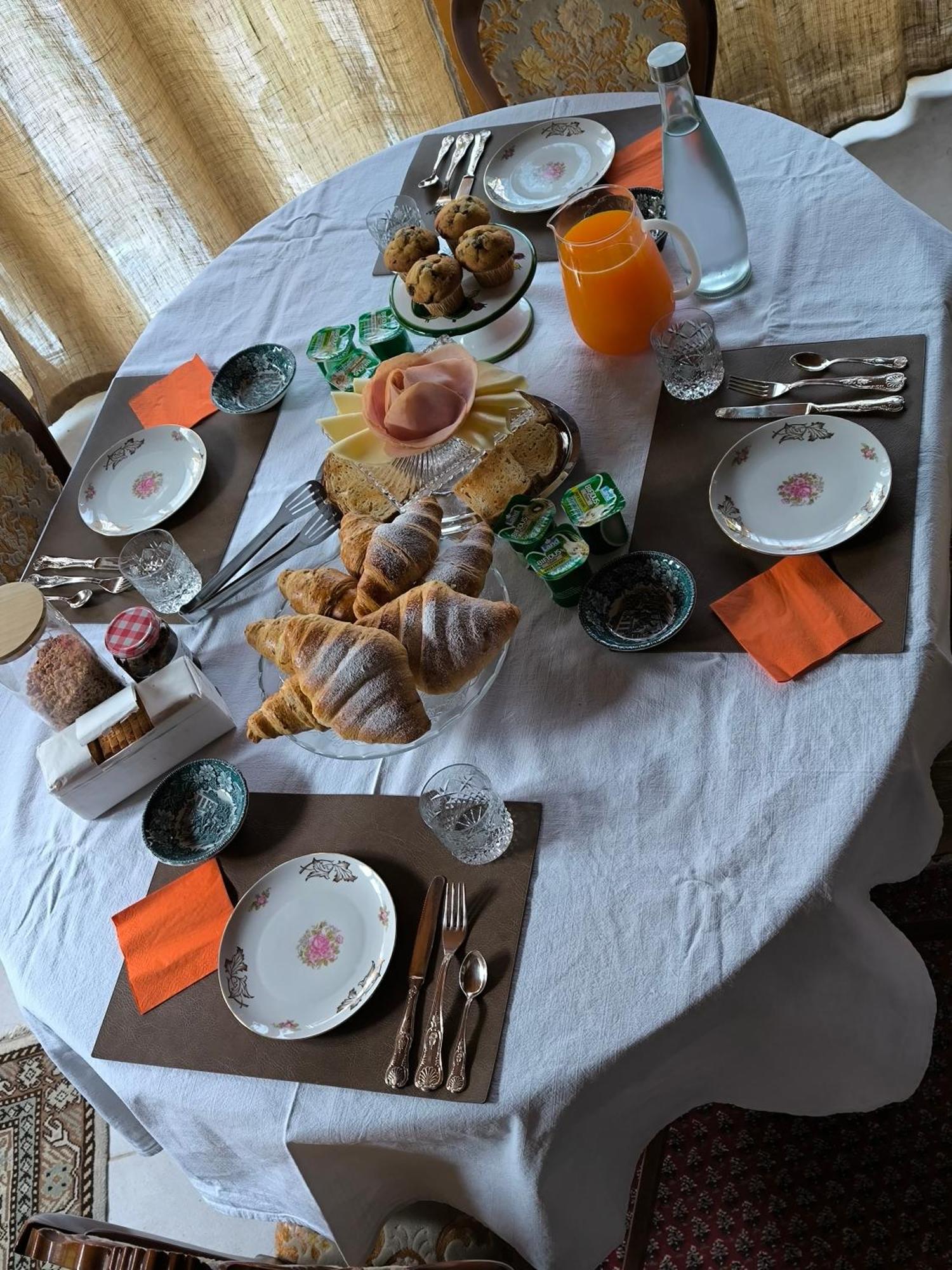 Le Piante Di Casa Samar Bed & Breakfast Castelguelfo Екстериор снимка